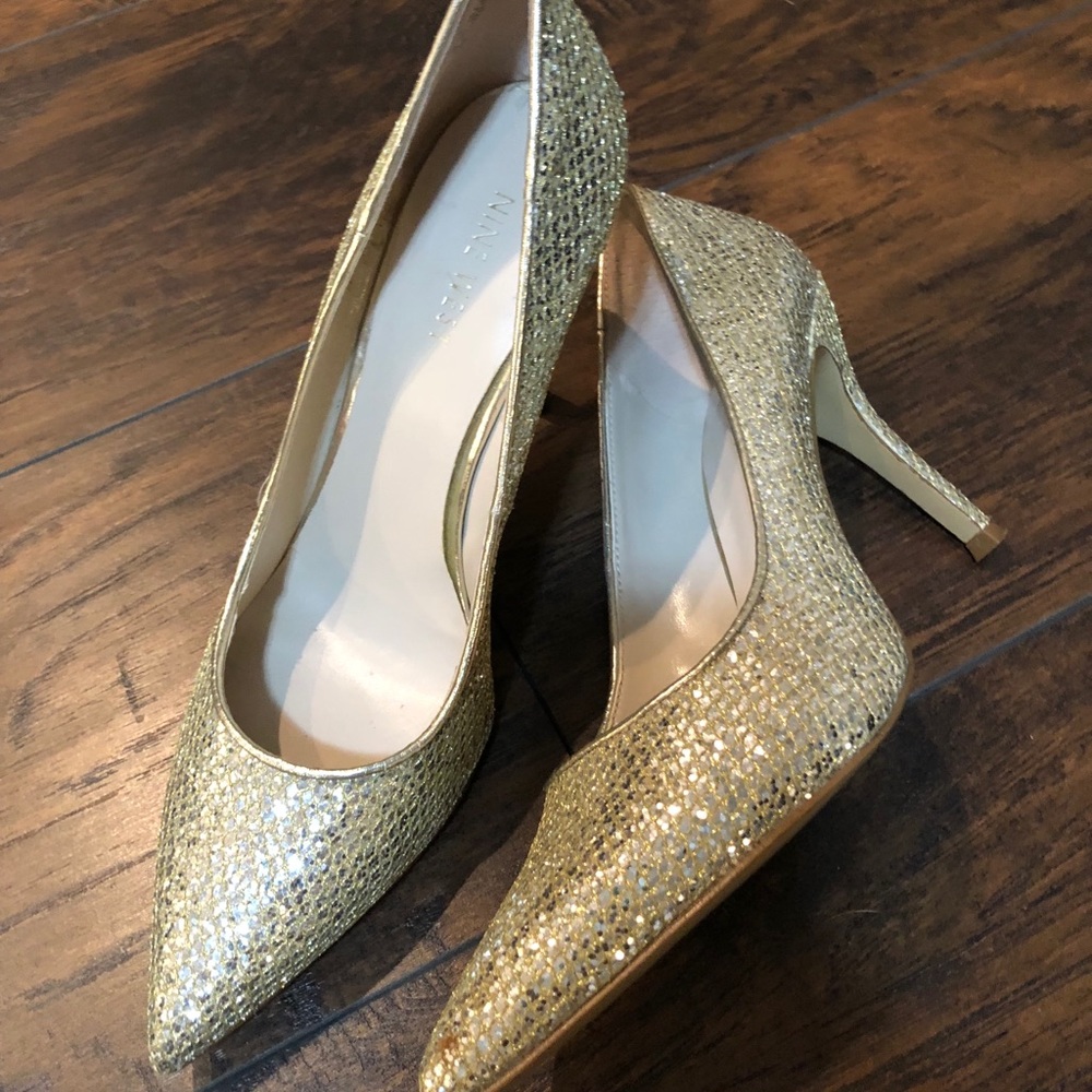 Super cute glitter Nine West heels